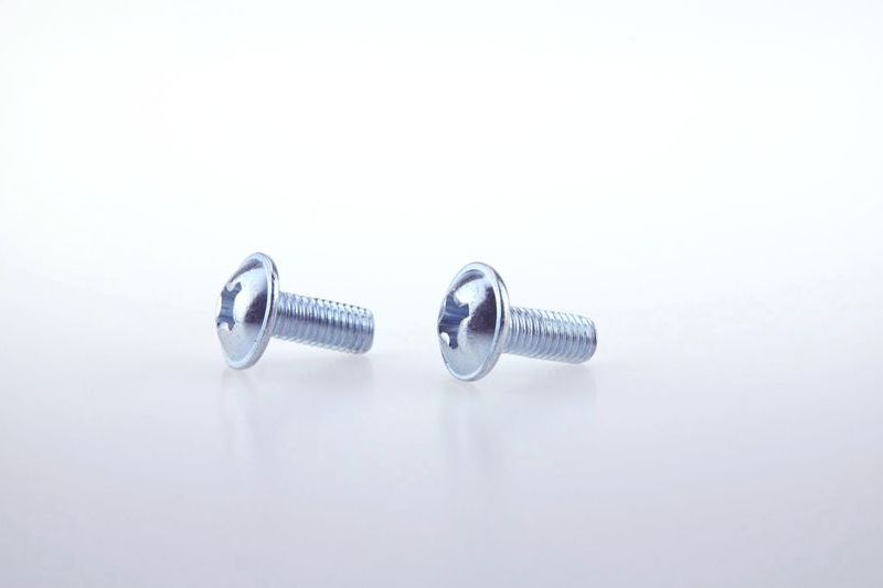 Machine screws DIN967